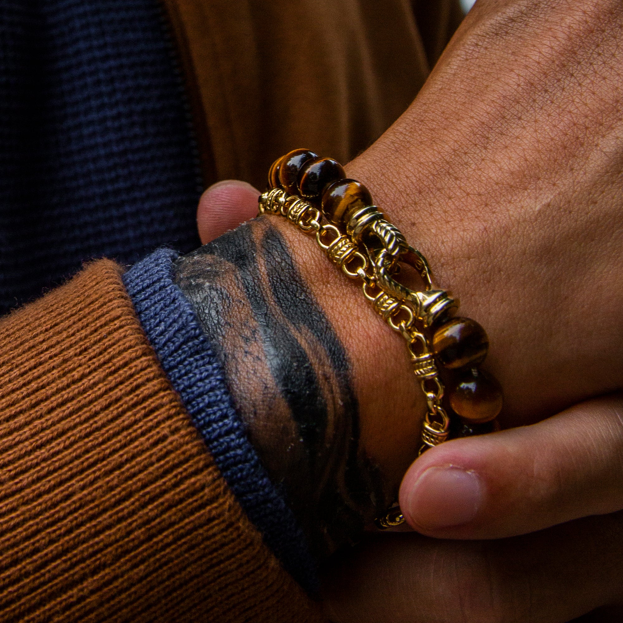 18k Gold Laurel Cuff Chain Bracelet - Image 3