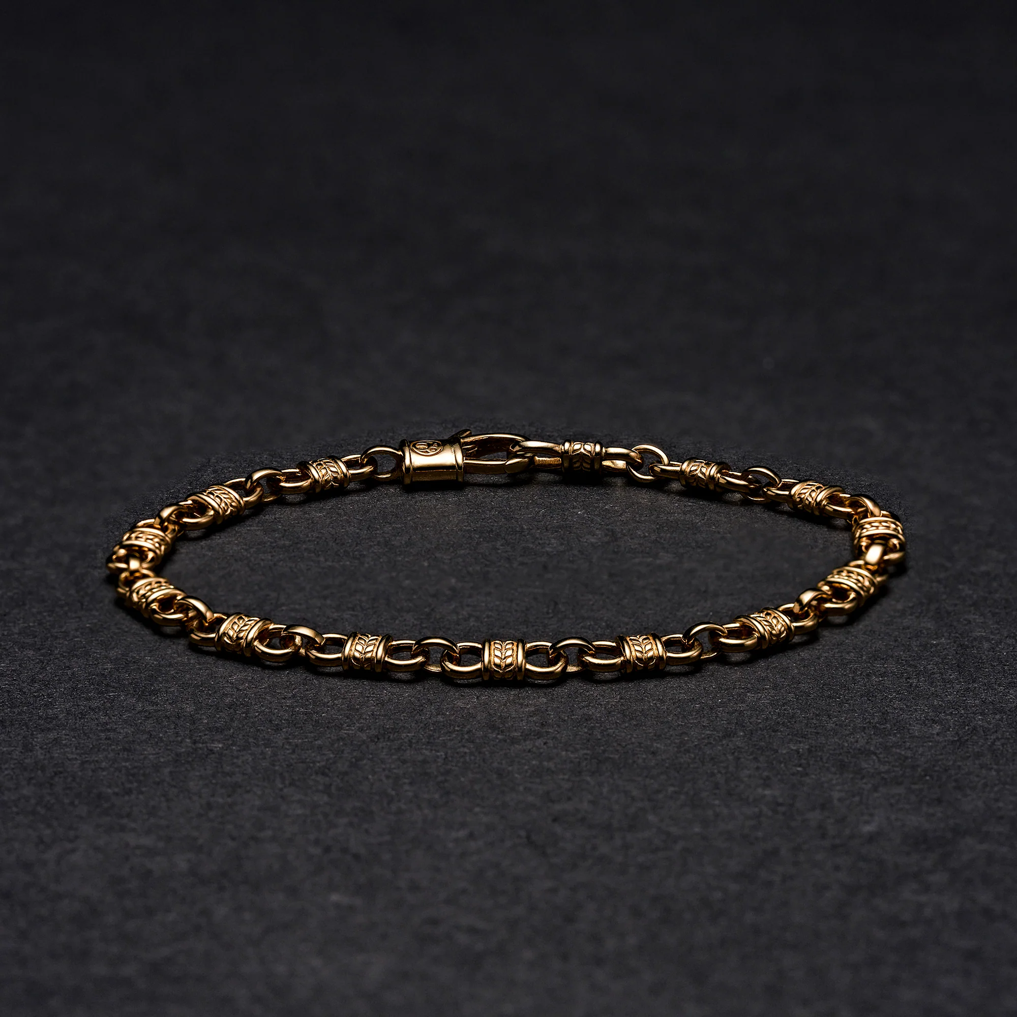 18k Gold Laurel Cuff Chain Bracelet - Image 9