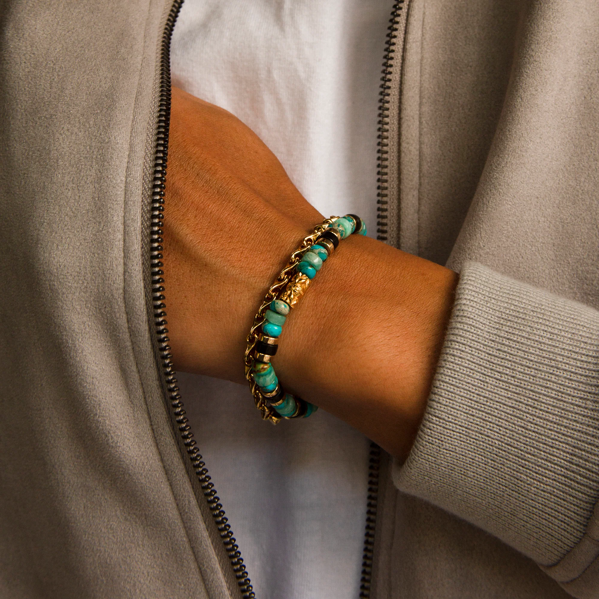 18k Gold Teardrop Chain Bracelet - Image 4
