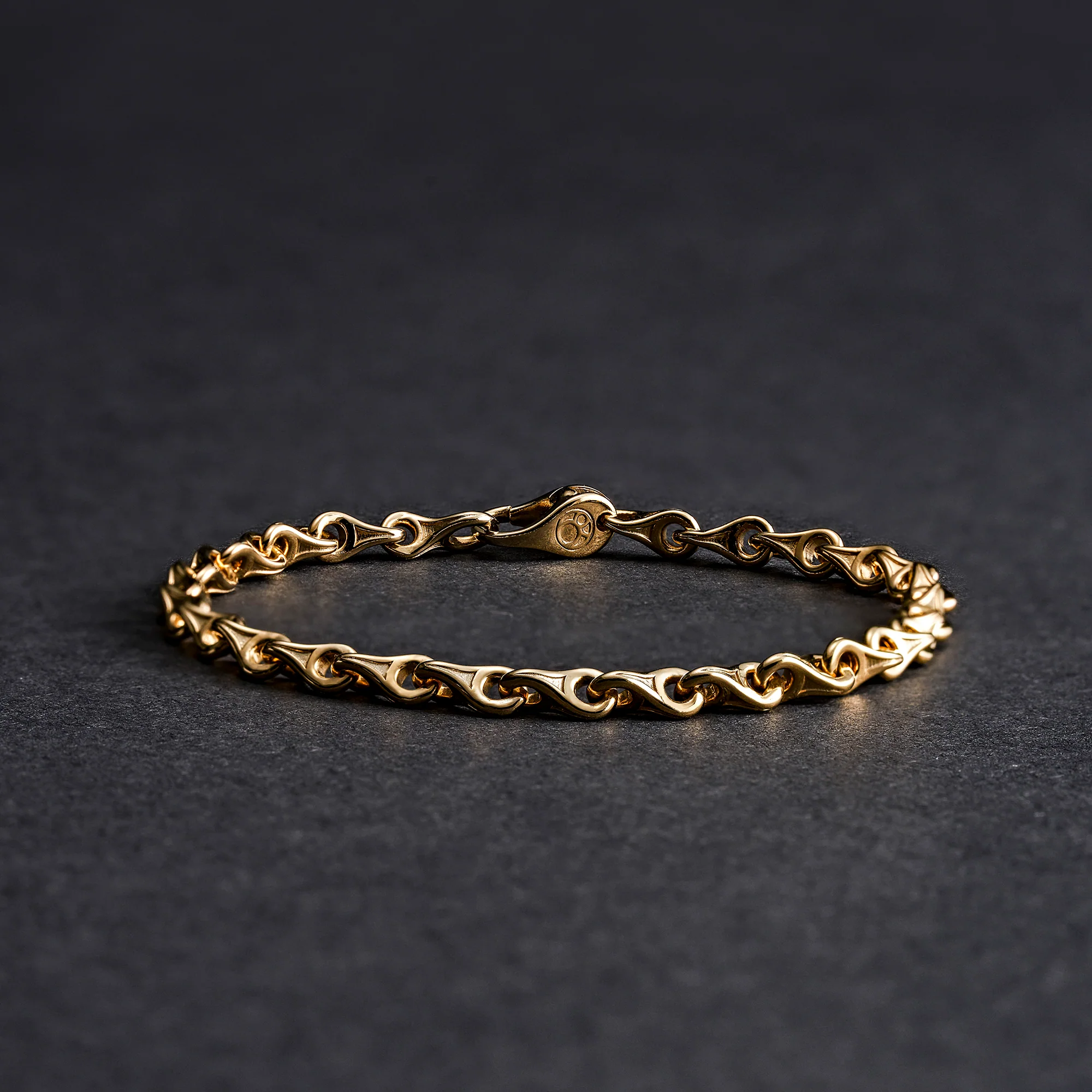 18k Gold Teardrop Chain Bracelet - Image 6