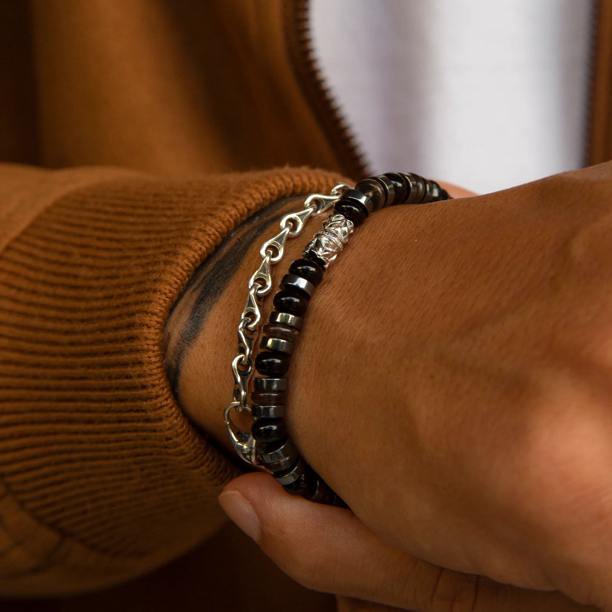 Silver Teardrop Chain Bracelet - Image 3